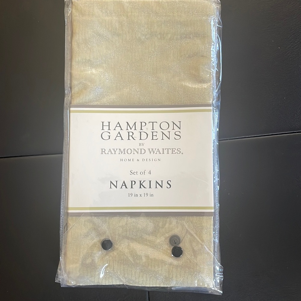 Raymond Waites napkins NWT